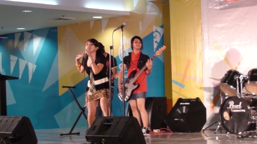 My Ate Dianne as Lead Singer at SM City Battle of the Bands